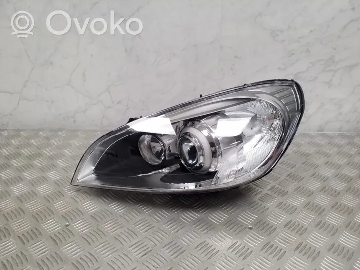 Volvo V60 Lampa przednia 31420673