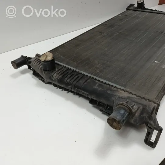 Opel Corsa C Aušinimo skysčio radiatorius 214105150R