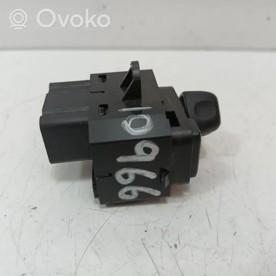 Chevrolet Spark Wing mirror switch 