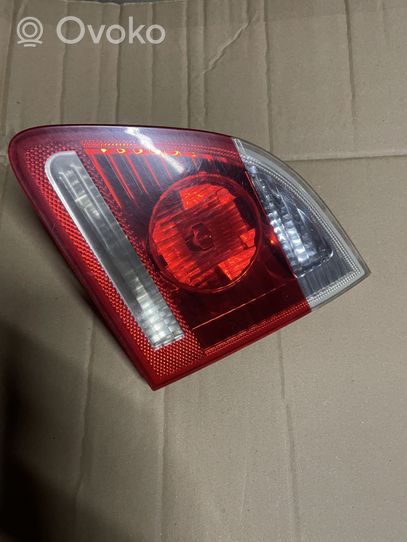 BMW 5 E60 E61 Lampy tylnej klapy bagażnika 278802