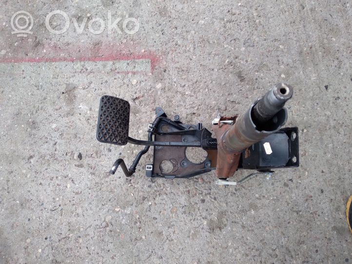 BMW 7 E32 Brake pedal 1981088