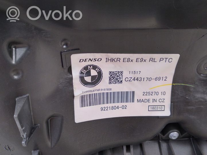 BMW 1 E81 E87 Salono oro mazgo komplektas 9221804