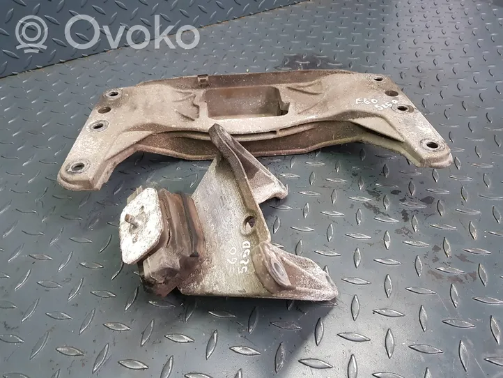 BMW 5 E60 E61 Supporto di montaggio scatola del cambio 6761107