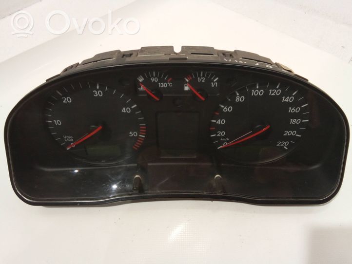 Volkswagen PASSAT B5 Speedometer (instrument cluster) 3B0919861K