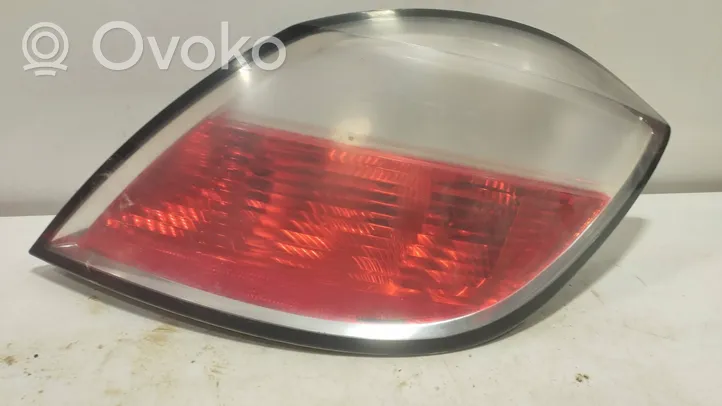 Opel Astra H Listwa pod lampę tylną 159732