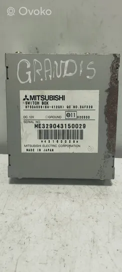 Mitsubishi Grandis Radio/CD/DVD/GPS-pääyksikkö 8750A038