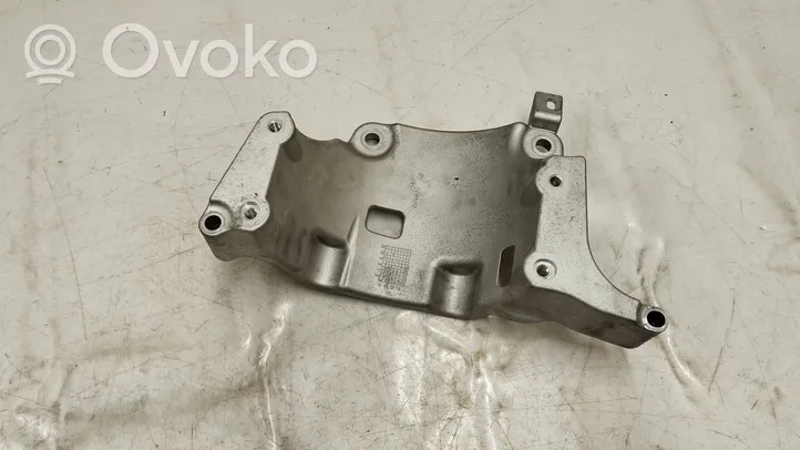 Volvo XC90 Generator/alternator bracket 31480101