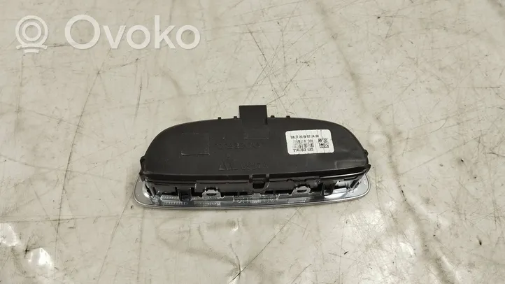 Volvo S90, V90 Takaistuimen valo 31457642