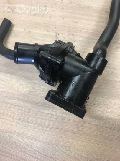 Toyota Avensis T250 Thermostat/thermostat housing 163200R011