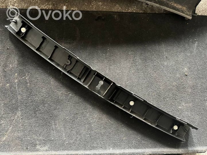 Toyota Corolla Verso AR10 Protection de seuil de coffre 647160F010