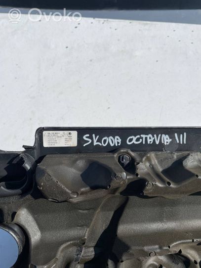 Skoda Octavia Mk3 (5E) Couvercle cache moteur 04L103925C