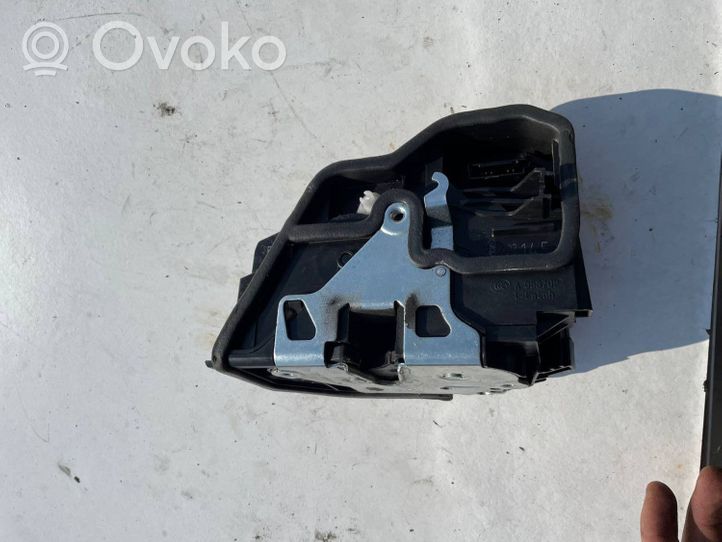 BMW 6 F12 F13 Etuoven lukko 7202145