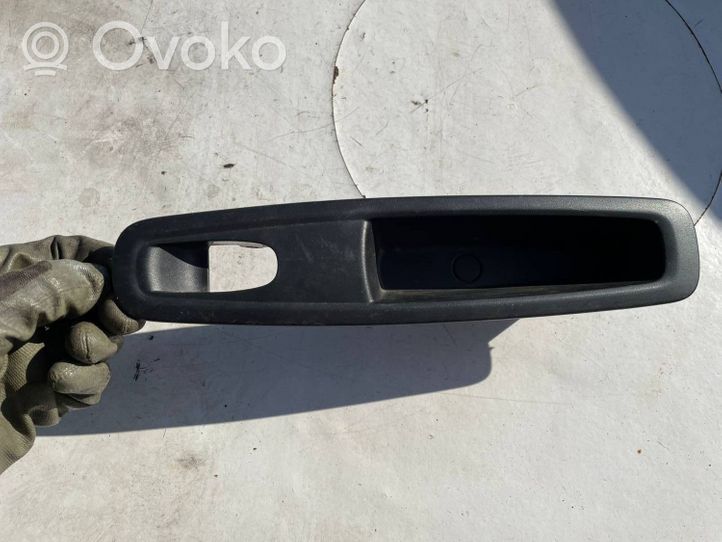 Renault Kadjar Takaoven kahvan kehys 829508687r