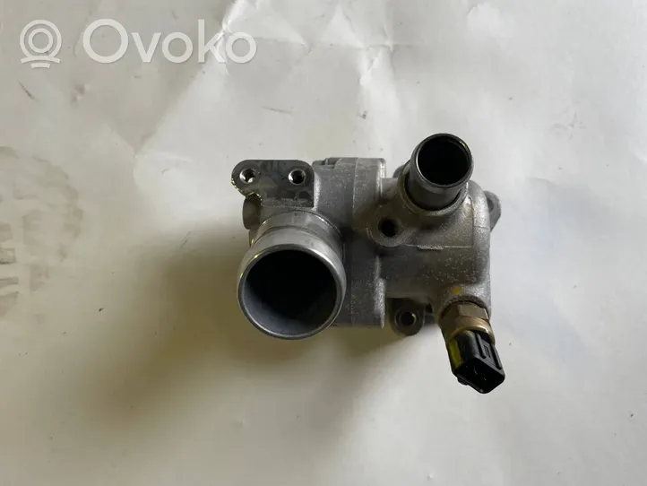 Hyundai i30 Boîtier de thermostat / thermostat 