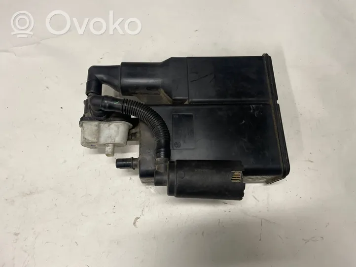 BMW 7 F01 F02 F03 F04 Aktiivihiilisuodattimen polttoainehöyrysäiliö 7185155