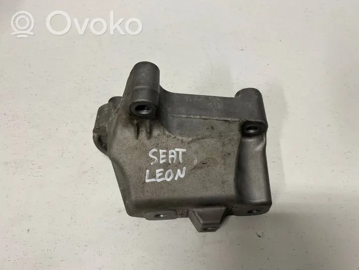 Seat Leon (5F) Кронштейн крепления коробки передач 1K0199117