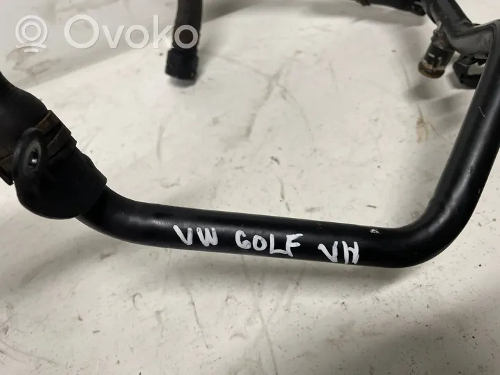 Volkswagen Golf VII Przewód / Wąż chłodnicy 5Q0122051