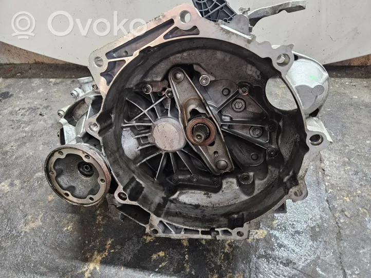 Seat Leon (5F) Mechaninė 6 pavarų dėžė 0AJ301103