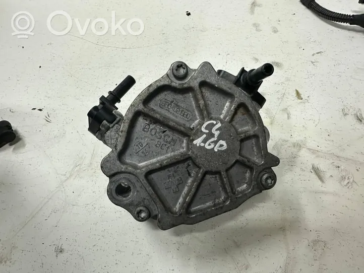 Citroen C4 Cactus Pompe à vide 9804021880