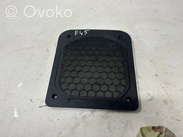 BMW 2 F45 Subwoofer-bassoelementin etusäleikkö/lista 9265334