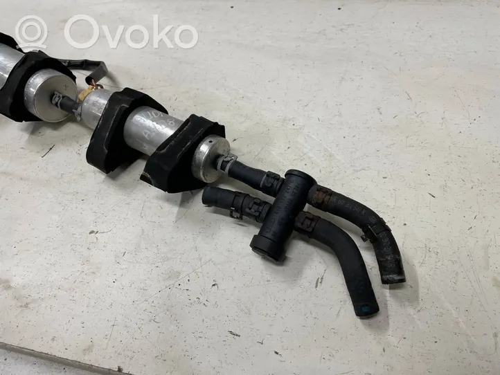 Audi A4 S4 B8 8K Pompe d'injection de carburant à haute pression 8K0906095