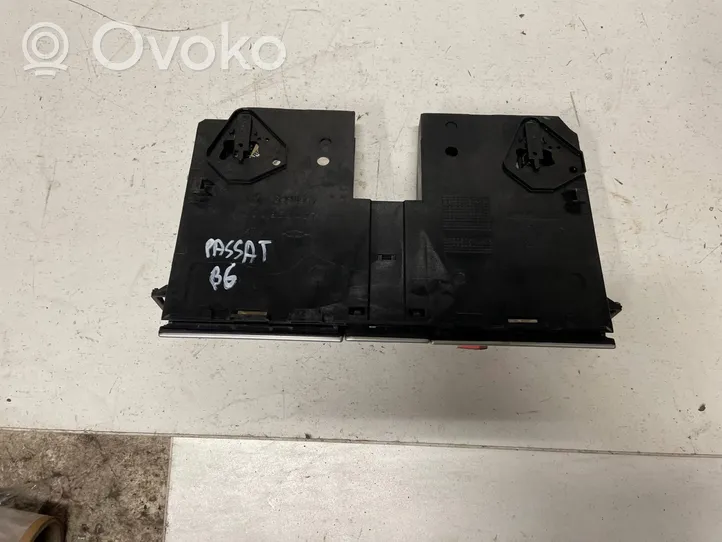 Volkswagen PASSAT B6 Boîte / compartiment de rangement pour tableau de bord 3C0858407