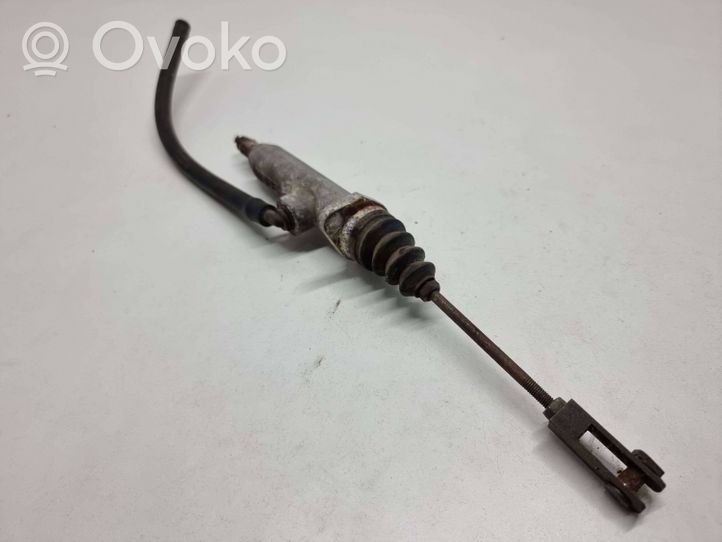 Audi 80 90 B2 Główny cylinder sprzęgła 893721401B