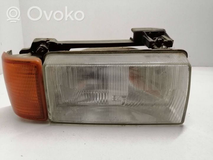 Audi 80 90 B2 Lampa przednia 0301064122