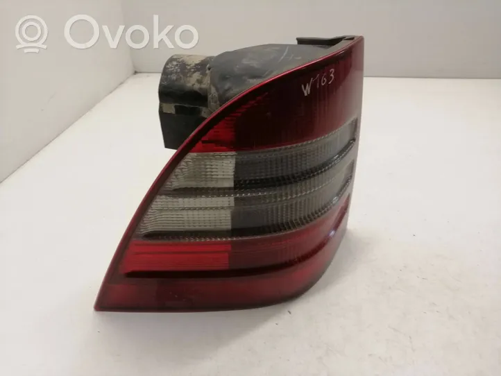 Mercedes-Benz ML W163 Lampa tylna A1638200077