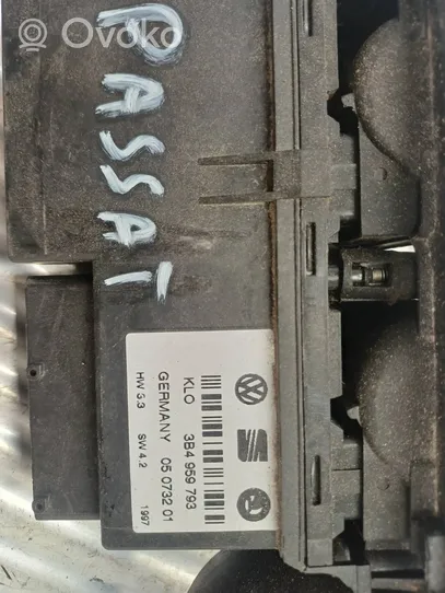 Volkswagen PASSAT B5 Electric window control switch 3B4959793