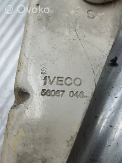 Iveco Daily 35 - 40.10 Charnière, capot moteur 56087046