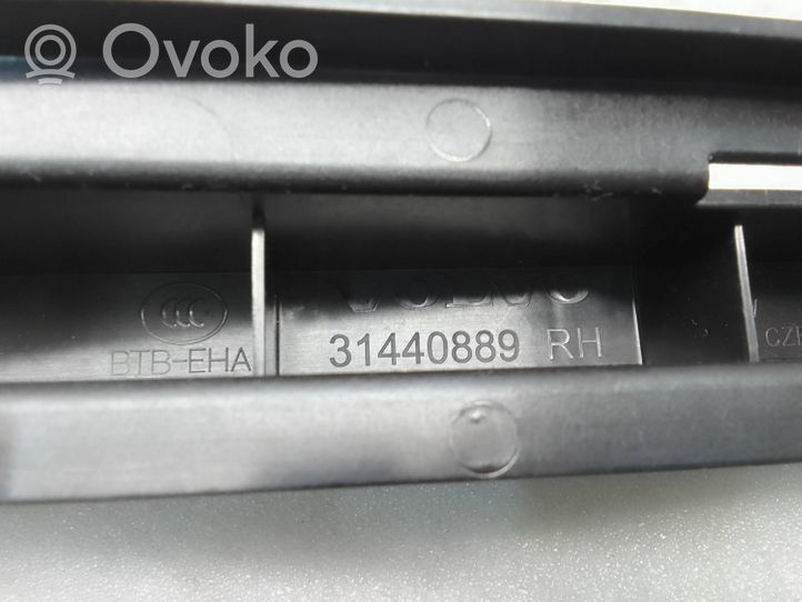 Volvo XC40 Altro elemento di rivestimento bagagliaio/baule 31440889