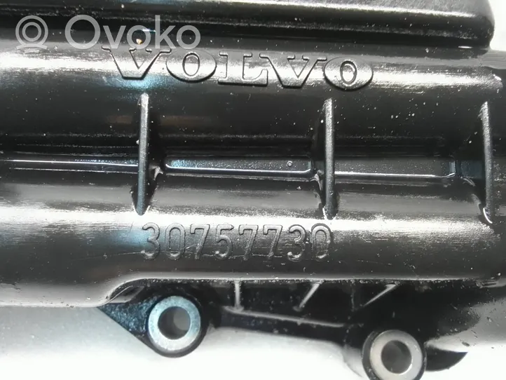Volvo XC60 Öljynsuodattimen kannake 30757730