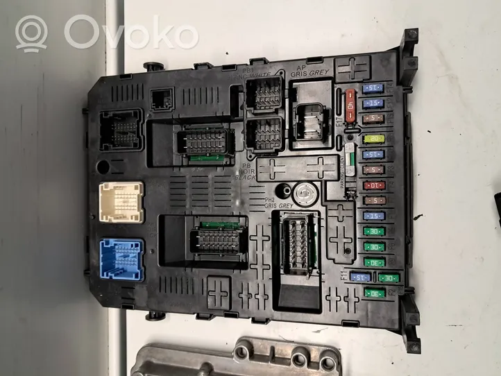 Peugeot 3008 I Komputer / Sterownik ECU i komplet kluczy 9814182680