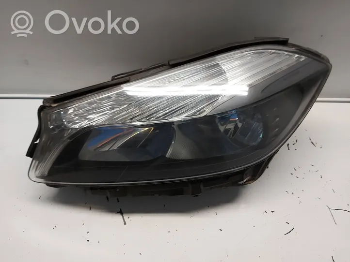 Mercedes-Benz A W176 Lampa przednia A1768200361