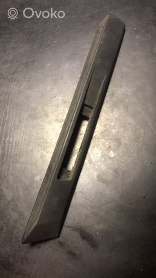 BMW 7 E38 Rivestimento parafango (modanatura) 8165219