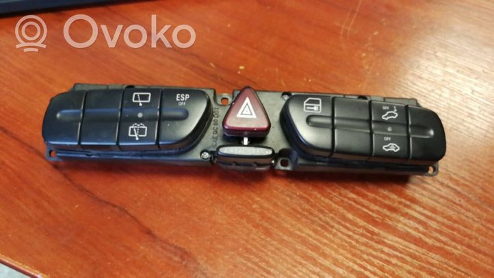 Mercedes-Benz C W203 Set di interruttori A2038219058