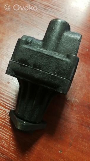 BMW 3 E30 Support de pompe de direction assistée 1137835