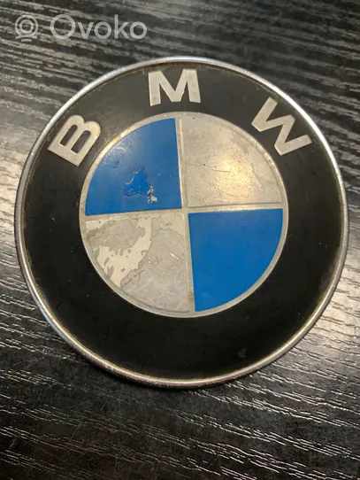 BMW 3 E30 Mostrina con logo/emblema della casa automobilistica 1872324