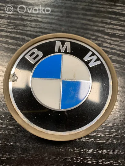 BMW 5 E39 Rūpnīcas varianta diska centra vāciņš (-i) 6768640