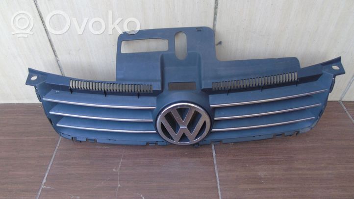 Volkswagen Polo Etupuskurin ylempi jäähdytinsäleikkö 620935704R