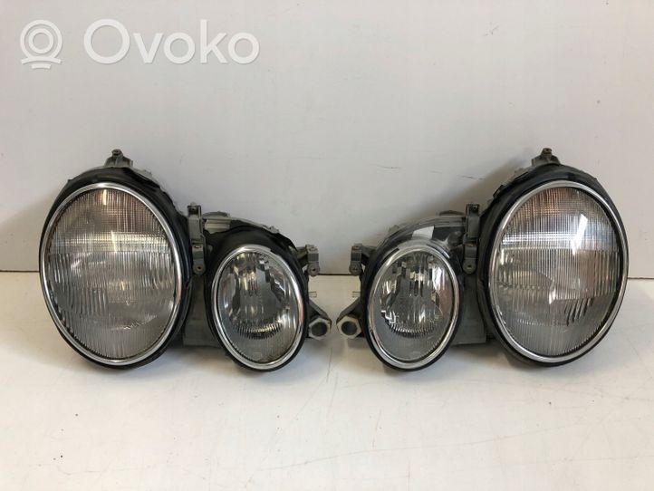 Mercedes-Benz CLK A208 C208 Lot de 2 lampes frontales / phare 