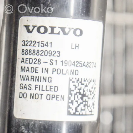 Volvo XC40 Takaiskunvaimennin 8888820923