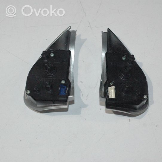 Mitsubishi Colt Un conjunto de interruptores 75B47175B473