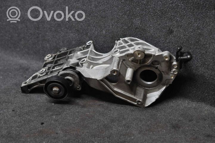 Volkswagen Tiguan Mocowanie alternatora 03L903143D