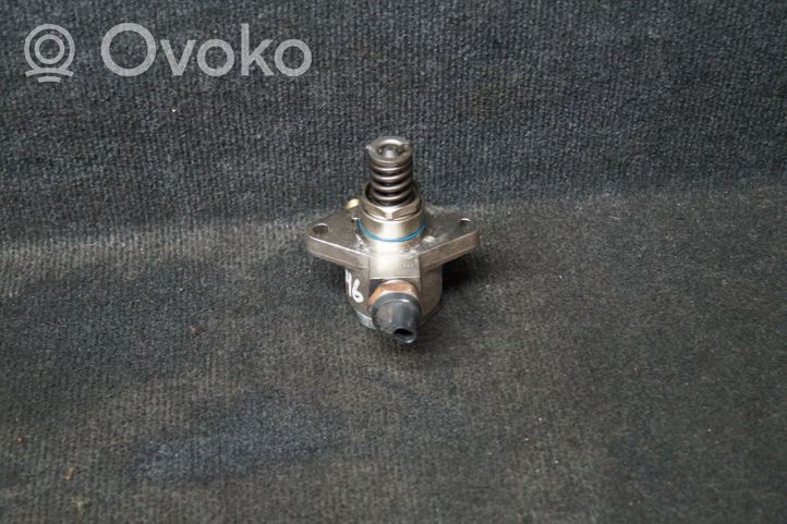 Audi A8 S8 D4 4H Pompe d'injection de carburant à haute pression 06J127025F