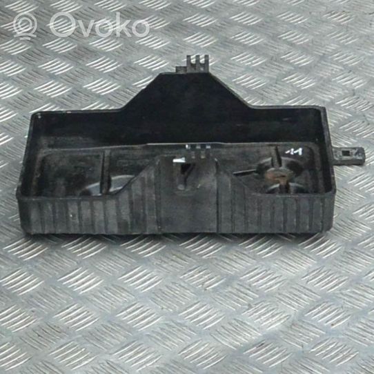 Mazda 6 Vassoio scatola della batteria GAM656041