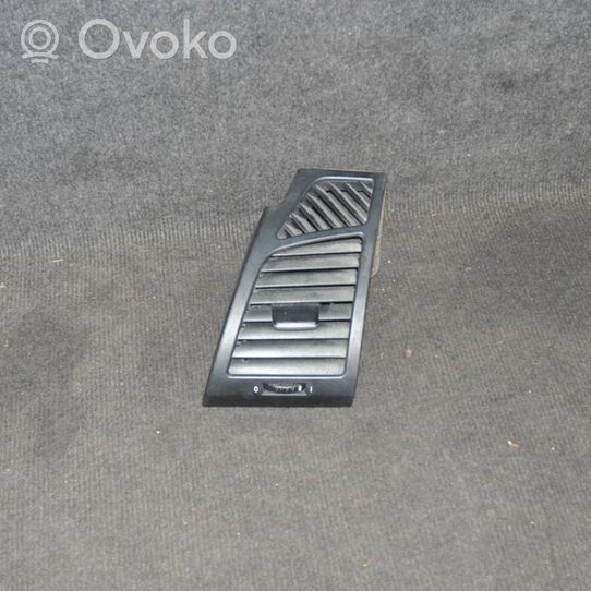 BMW 1 E81 E87 Lango oro grotelės 7059187