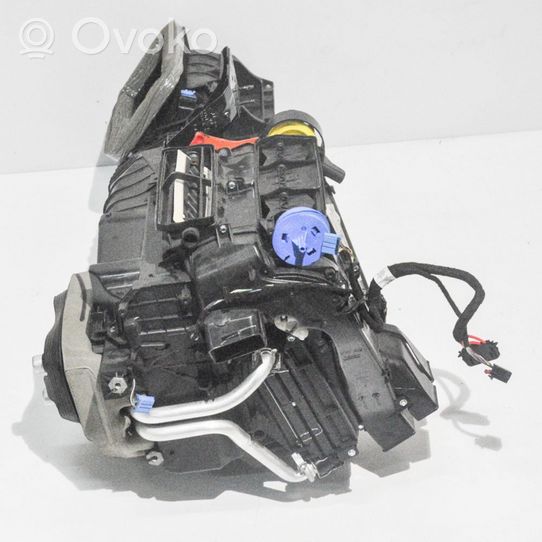 Volkswagen Jetta VI Interior heater climate box assembly 5C1820003GC