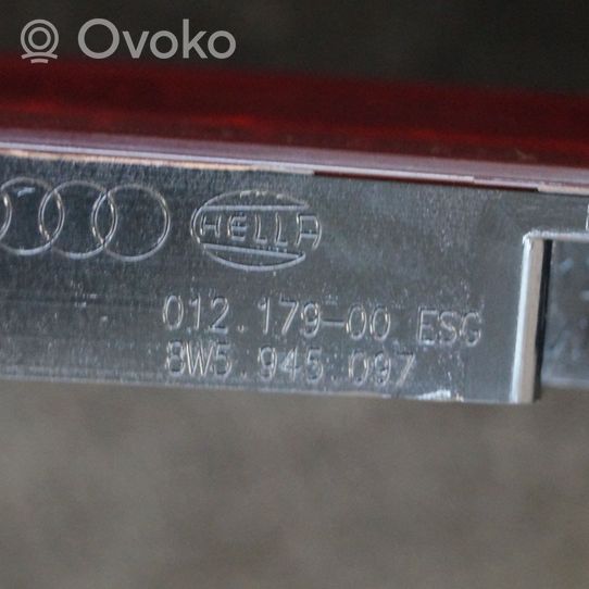 Audi A4 S4 B9 Trzecie światło stop 8W5945097